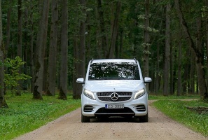 Travelnews.lv apceļo Latviju ar jauno biznesa klases mikroautobusu «Mercedes-Benz V-Klase» Travelnews.lv apceļo Latviju ar jauno biznesa klases mikroautobusu «Mercedes-Benz V-Klase»