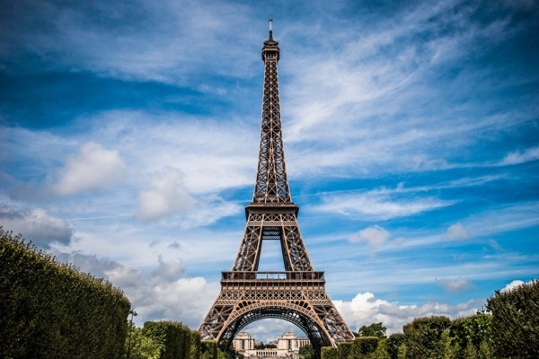 31. marts vēsturē: Parīzē atklāj Eifeļa torni