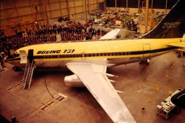 9. aprīlis vēsturē: «Boeing 737» veic pirmo lidojumu