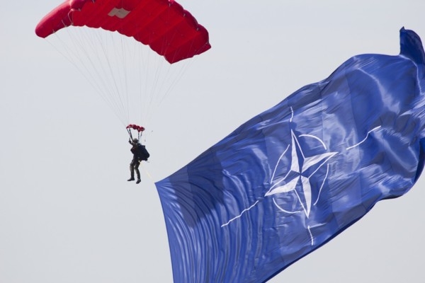 29. marts vēsturē: Latvija pievienojas NATO